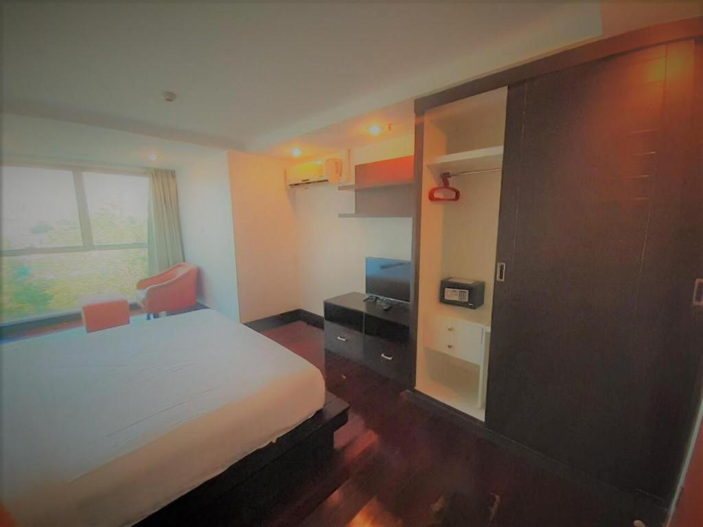 Nice Residence Bangkok Exterior photo